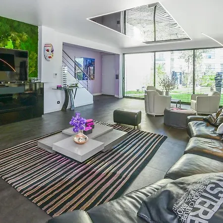 Hotel Le Loft Oasis Prestige - Piscine Et Jacuzzi Pringy (Seine-et-Marne)